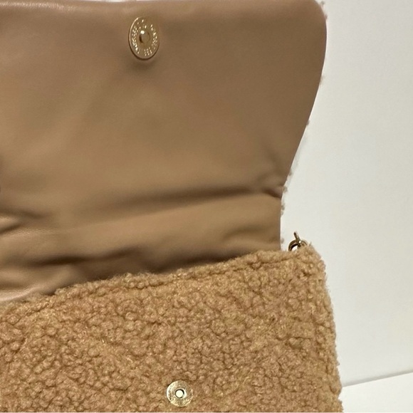 Tan Steve Madden Sherpa Cross Body bag NWOT - Picture 5 of 8